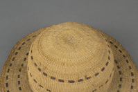 Klamath%20artist%2C%20%3Cb%3E%3Ci%3E%20Hat%3C%2Fi%3E%3C%2Fb%3E%2C%20ca.%201920%2C%20cattail%2C%20tule%20and%20natural%20dyes%2C%20The%20Elizabeth%20Cole%20Butler%20Collection%2C%20no%20known%20copyright%20restrictions%2C%202012.126.68
